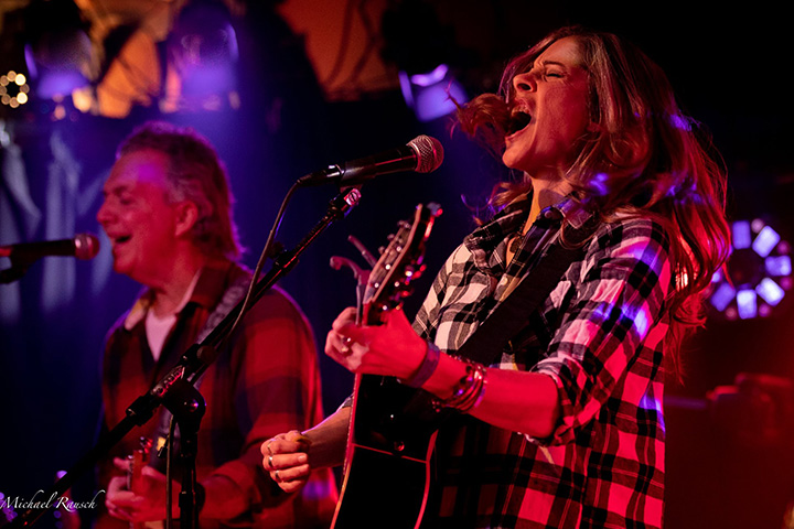 https://kwwf.org/sites/kwwf.org/assets/images/Flannel-Fest-2019/FF-2019-Beth_kille_band-Mike_Rausch_sm.jpg